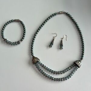 NWOT Elegant Green Blue Jewelry Set embellished with silver